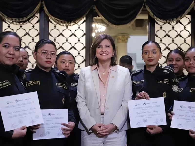 Vicepresidencia y SECCATID participan en clausura de diplomado en prevención del consumo de drogas