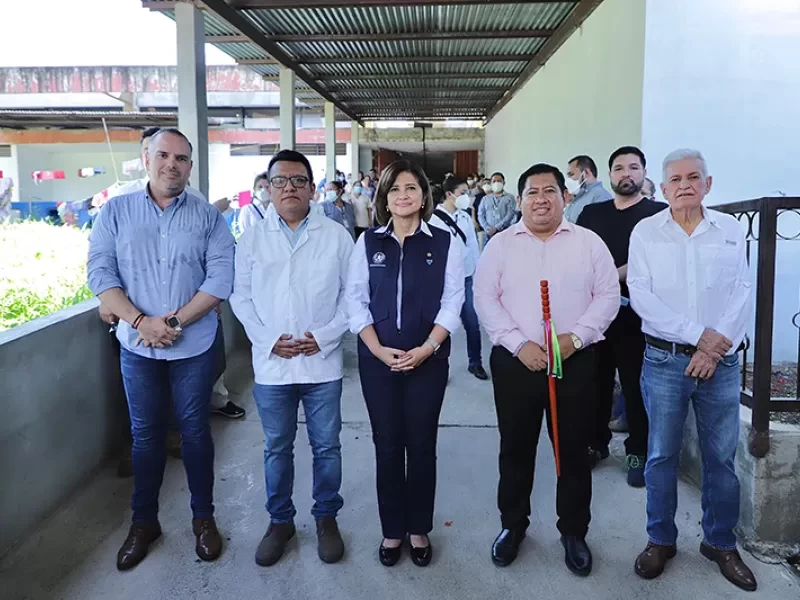 Karin Herrera visita nosocomio en Chiquimula en torno a la atención de la Política de  Primer Infancia