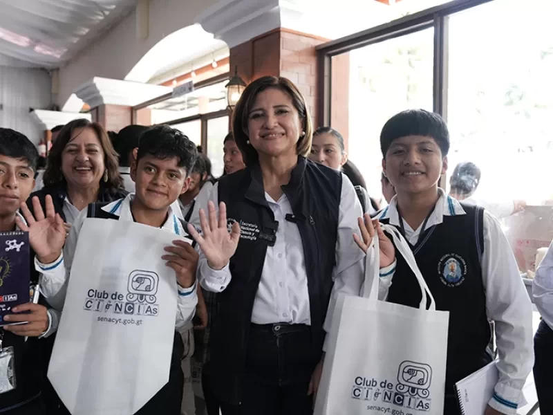 Vicepresidencia y SENACYT inauguran primer Club de Ciencias en Alta Verapaz