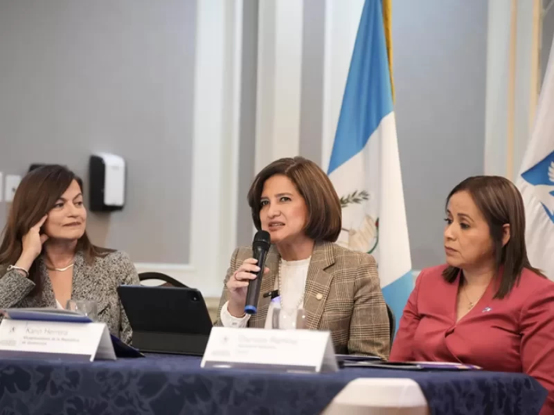 Vicepresidenta Karin Herrera, promueve iniciativa de ley 6384