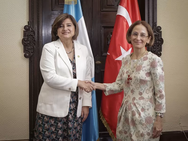 Vicepresidenta y embajadora de Turquía fortalecen las relaciones de cooperación 