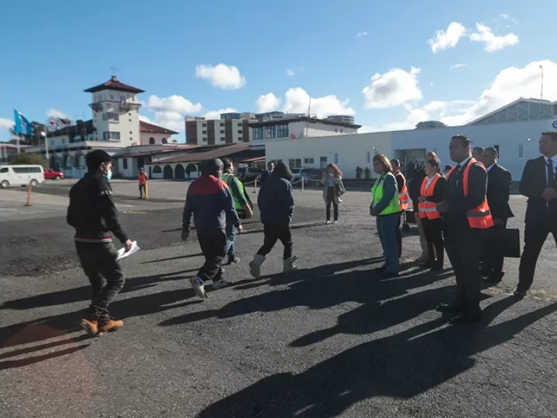 Vicepresidenta Karin Herrera visitará de forma regular el centro de recepción de retornados