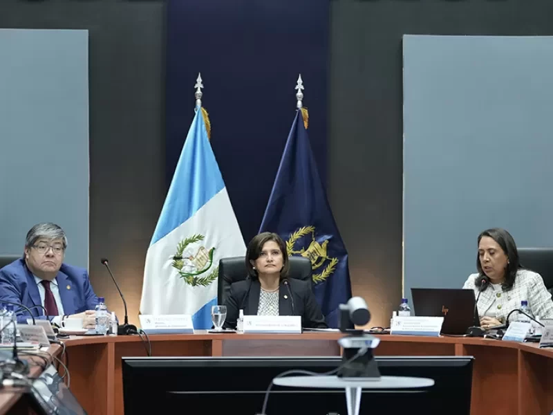 Vicepresidenta preside la sesión Ordinaria de CONABED