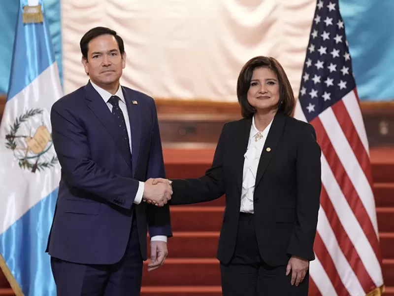 Vicepresidenta sostiene reunión bilateral con el Secretario de Estado de Estados Unidos  
