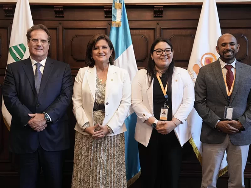 La vicepresidenta Karin Herrera, fortalecerá el programa “oportunidad para jóvenes líderes” con la cooperación de la Fundación Carlos F. Novella y Children’s Emergency Relief International (CERI)