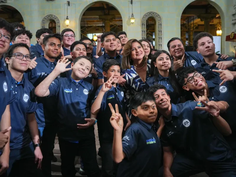 25 héroes de la Matemática y Robótica representarán a Guatemala a nivel internacional