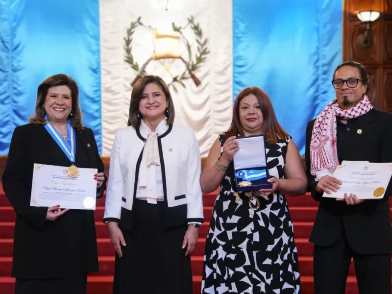 Mujeres que Marcan el Rumbo: 