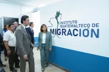 Foto de apertura del primer Centro Regional de Emisión de pasaportes en Chiquimula