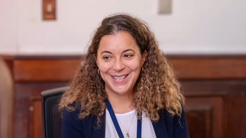 Vicemandataria dialoga sobre oportunidades para migrantes