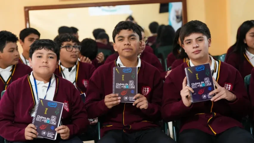 alumnos del club de ciencias