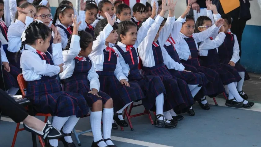Estudiantes que forman parte de los Clubes de Ciencias