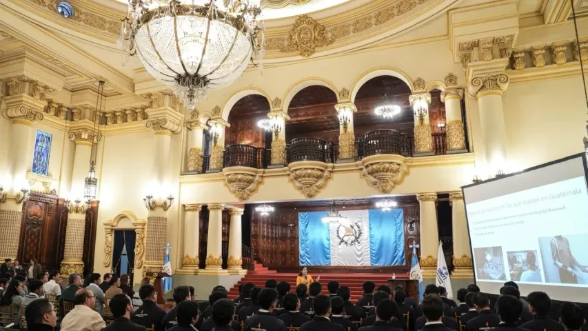 Conferencia con los estudiantes