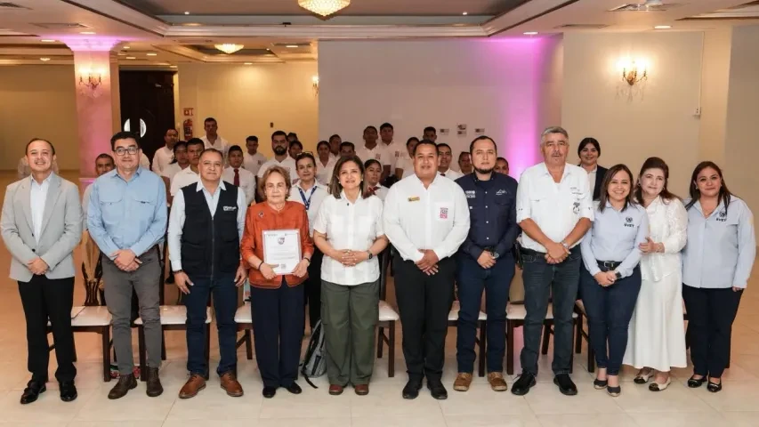 firma del Distintivo del Código de Conducta para la Prevención y Protección de Niños, Niñas y Adolescentes contra la Explotación Sexual en el Turismo,
