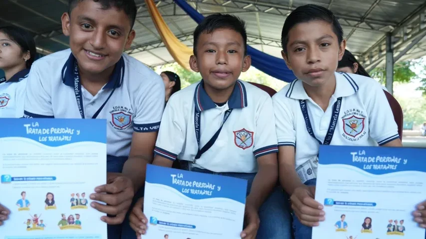 mensajes de prevención y protección con estudiantes y la comunidad educativa