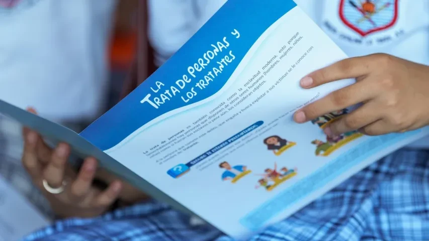 mensajes de prevención y protección con estudiantes y la comunidad educativa
