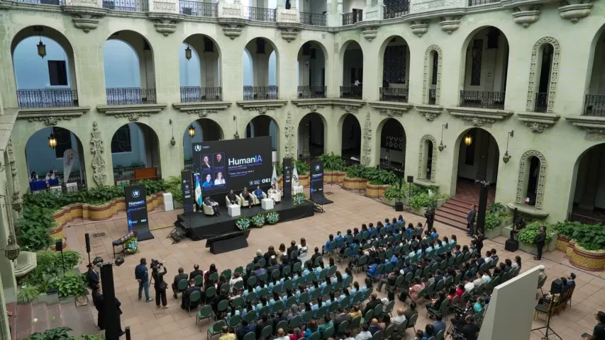 Diálogos sobre Inteligencia Artificial, Estrategia y Futuro