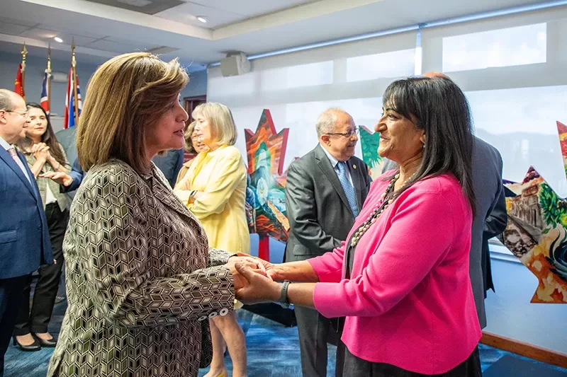 Karin Herrera sostuvo reunión con miembros G13