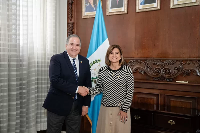 Vicepresidenta y coordinador de las Naciones Unidas dialogan sobre proyectos a implementar