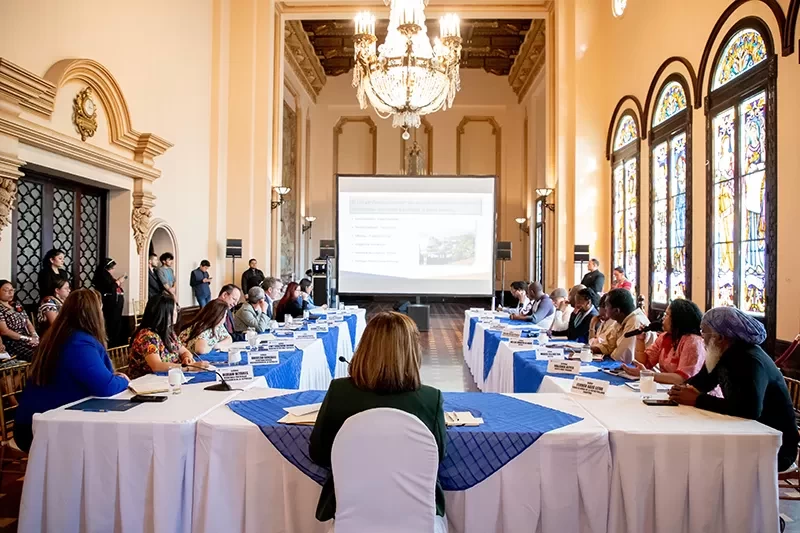 Colectivos garífunas se reúnen con vicepresidenta, Karin Herrera