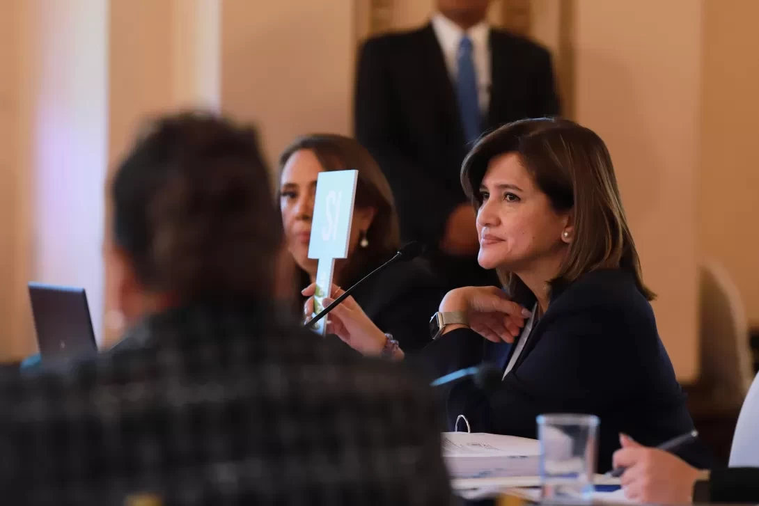 Karin Herrera encabeza primera sesión del CONABED