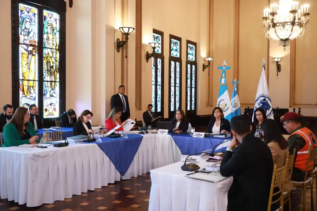 Karin Herrera encabeza primera sesión del CONABED