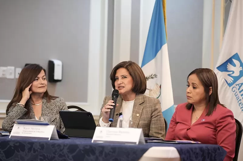 Vicepresidenta Karin Herrera, promueve iniciativa de ley 6384