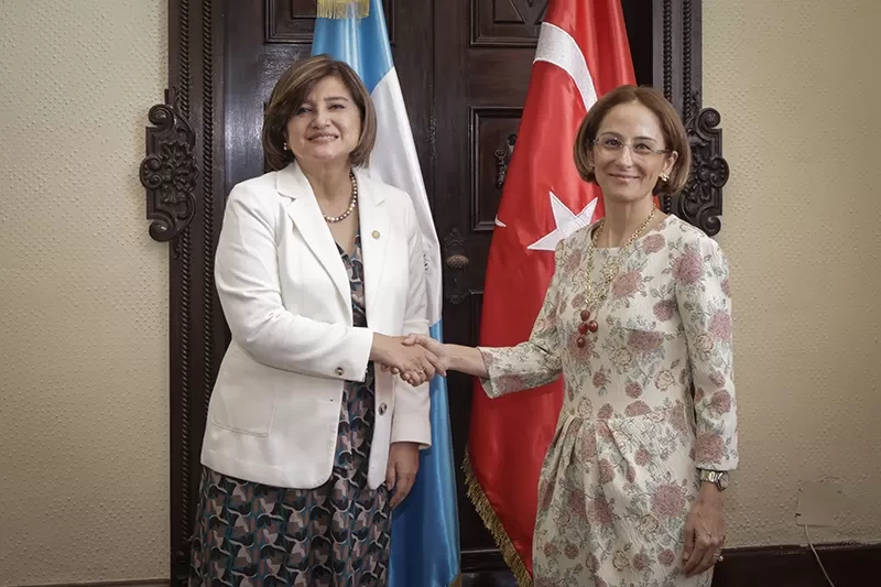 Vicepresidenta y embajadora de Turquía fortalecen las relaciones de cooperación