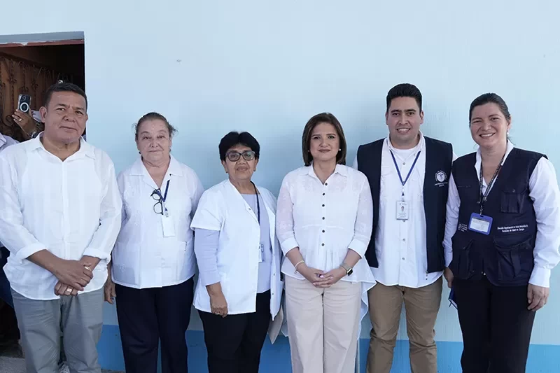 La Vicepresidenta Karin Herrera verifica centro de salud en Zacapa