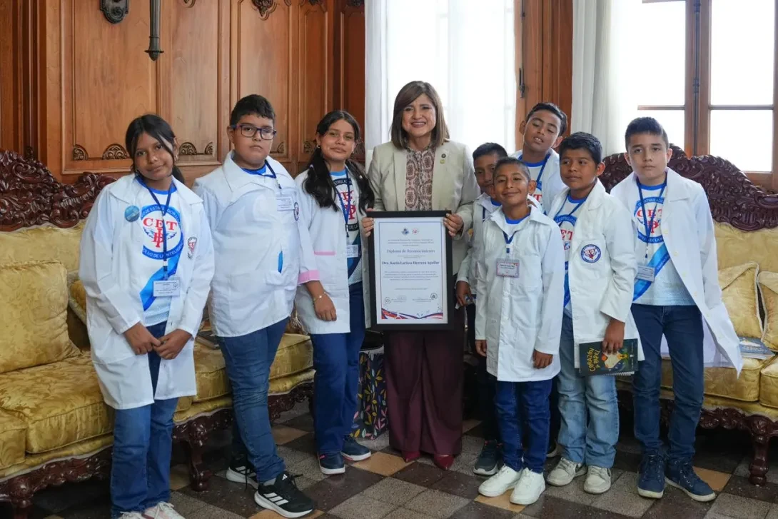 Pequeños científicos visitan el Palacio Nacional en el Día del Niño