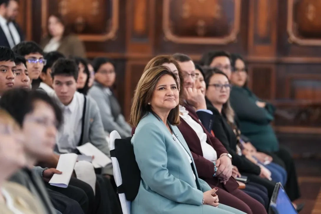 Vicepresidenta, Dra. Karin Herrera