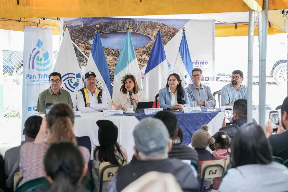 Autoridades y la comunidad